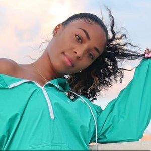 Meet your Posher, Carissa